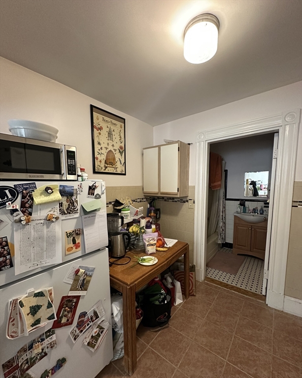 1 bed, 1 bath apartment for rent at 847 Beacon St Unit 8, Fenway — photo 3 of 7