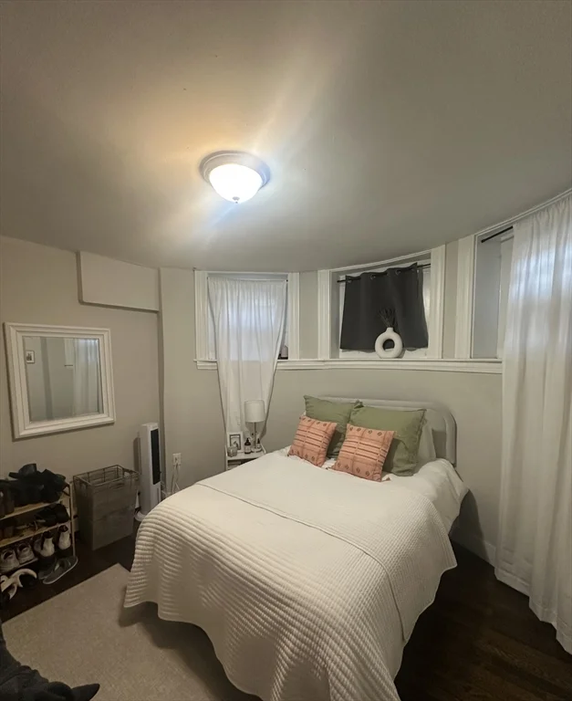 2 bed, 1 bath apartment for rent at 847 Beacon St Unit 9, Fenway — photo 2 of 10