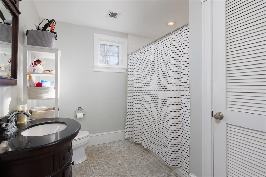 1 bed, 1 bath apartment for rent at 847 East 4th St Unit 3, South Boston — photo 5 of 7