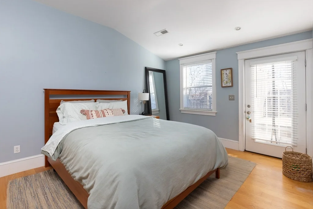 1 bed, 1 bath apartment for rent at 847 East 4th St Unit 3, South Boston — photo 4 of 7