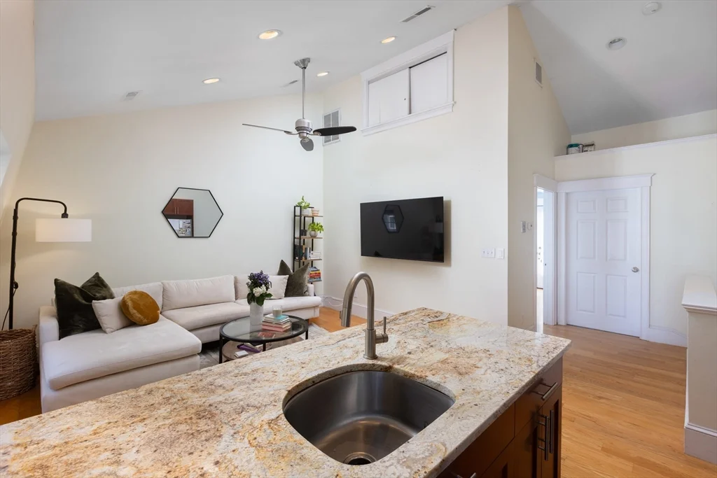 1 bed, 1 bath apartment for rent at 847 East 4th St Unit 3, South Boston — photo 3 of 7