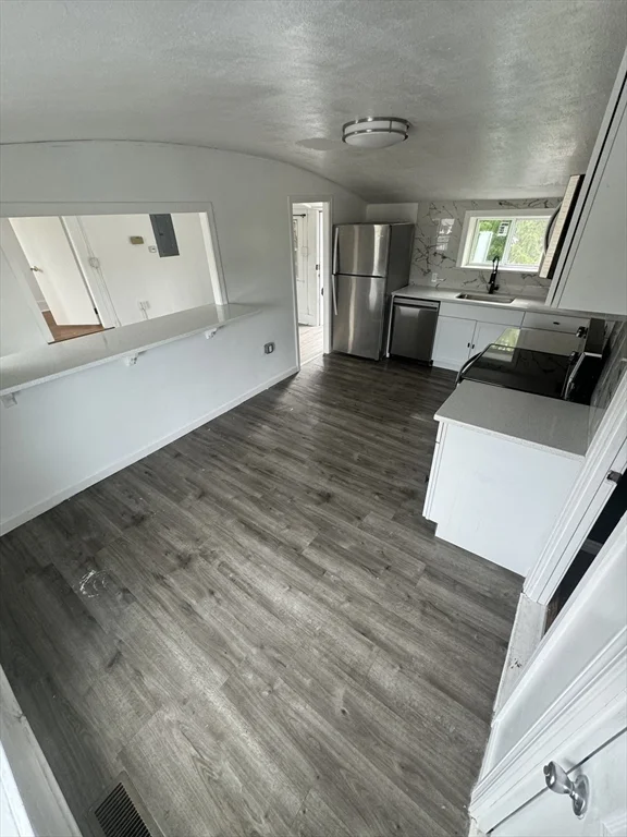 1 bed, 1 bath apartment for rent at 847 Pearl St Unit 2, Brockton — photo 2 of 9