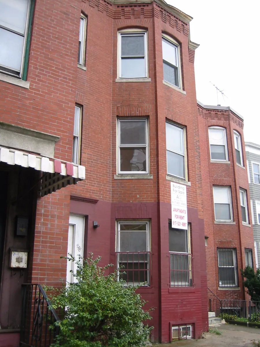 3 bed, 1 bath apartment for rent at 848 Huntington Ave Unit 2, Mission Hill — photo 3 of 3