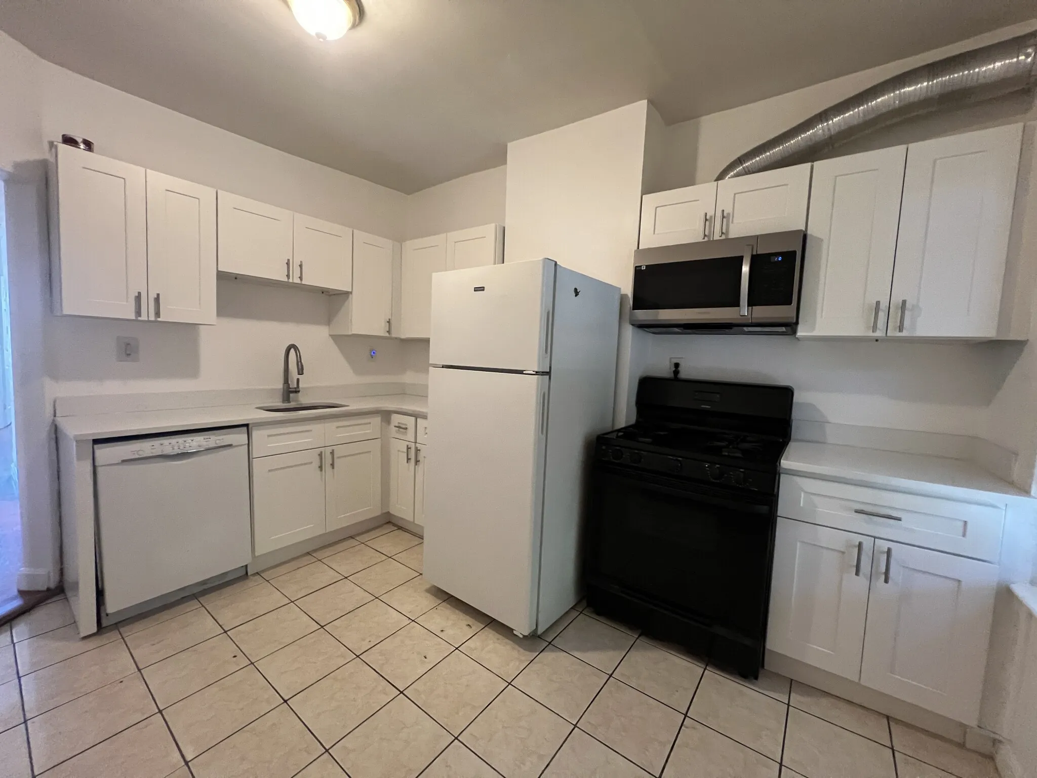3 bed, 1 bath apartment for rent at 848 Huntington Ave Unit 3, Mission Hill