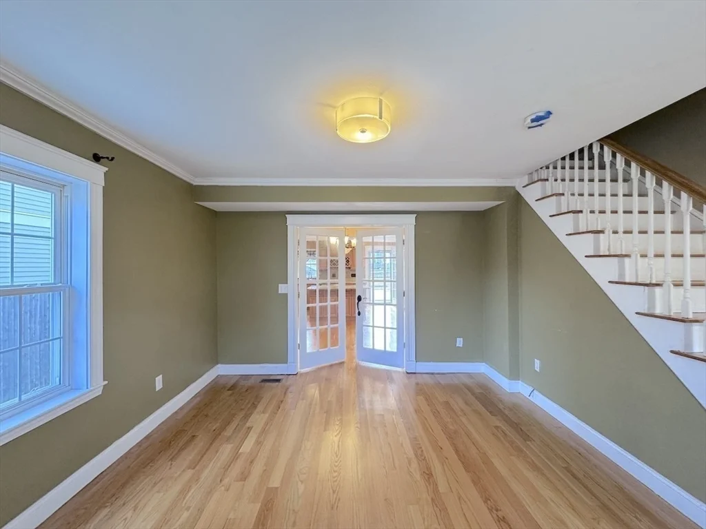 4 bed, 1 bath apartment for rent at 848 Main St Unit 848, Winchester — photo 6 of 25
