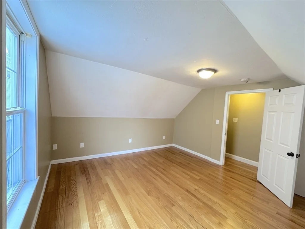 4 bed, 1 bath apartment for rent at 848 Main St Unit 848, Winchester — photo 24 of 25