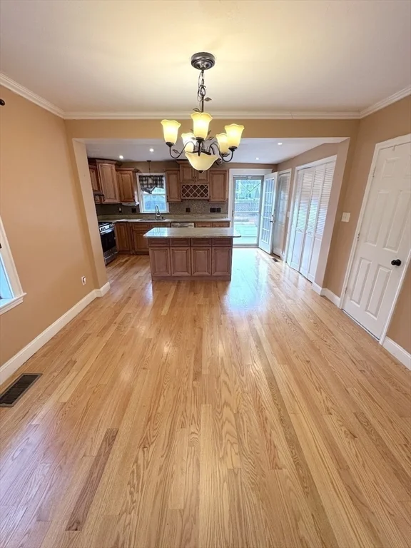 4 bed, 1 bath apartment for rent at 848 Main St Unit 848, Winchester — photo 10 of 25