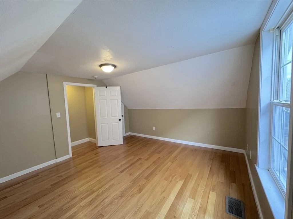 4 bed, 1 bath apartment for rent at 848 Main St Unit 848, Winchester — photo 22 of 25
