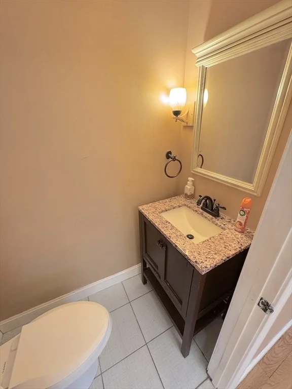 4 bed, 1 bath apartment for rent at 848 Main St Unit 848, Winchester — photo 11 of 25