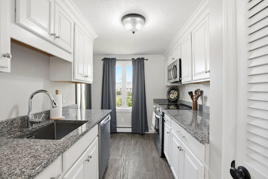 2 bed, 1 bath apartment for rent at 848 Plain St Unit 32, Marshfield — photo 3 of 18