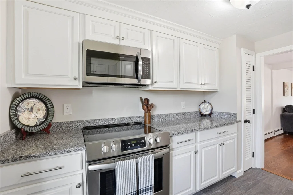 2 bed, 1 bath apartment for rent at 848 Plain St Unit 32, Marshfield — photo 5 of 18
