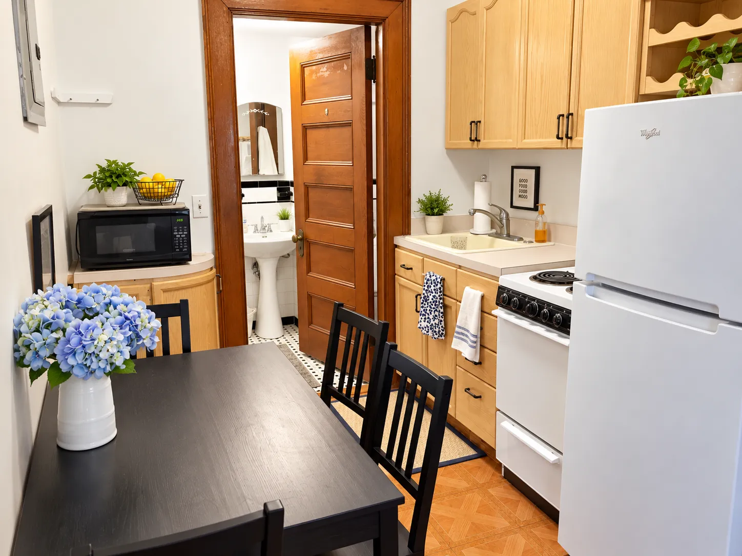 1 bed, 1 bath apartment for rent at 849 Beacon St Unit 6, Fenway — photo 4 of 4