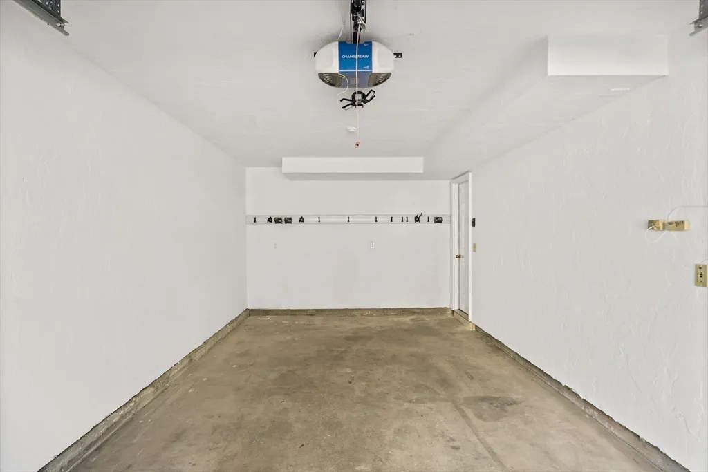 2 bed, 2 bath apartment for rent at 849 Boston Post Rd, E Unit 10D, Marlborough — photo 32 of 39