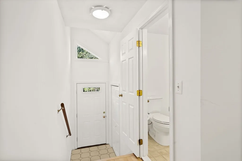 2 bed, 2 bath apartment for rent at 849 Boston Post Rd, E Unit 10D, Marlborough — photo 4 of 39