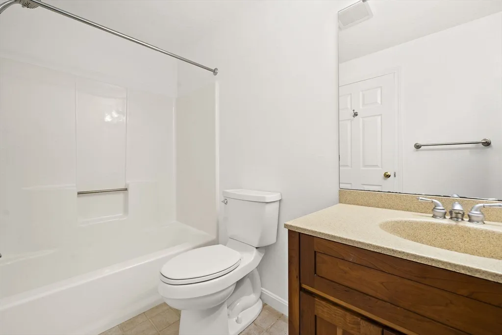 2 bed, 2 bath apartment for rent at 849 Boston Post Rd, E Unit 10D, Marlborough — photo 21 of 39
