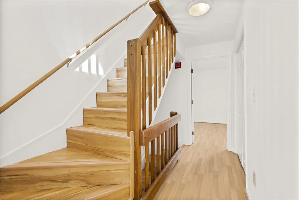 2 bed, 2 bath apartment for rent at 849 Boston Post Rd, E Unit 10D, Marlborough — photo 27 of 39