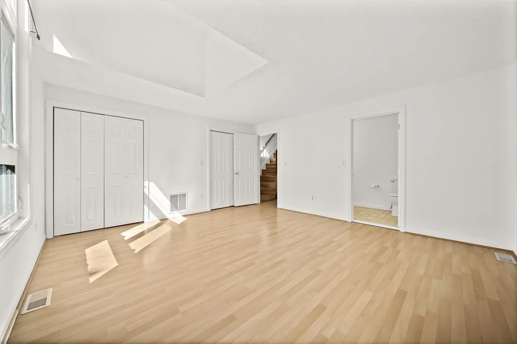 2 bed, 2 bath apartment for rent at 849 Boston Post Rd, E Unit 10D, Marlborough — photo 23 of 39