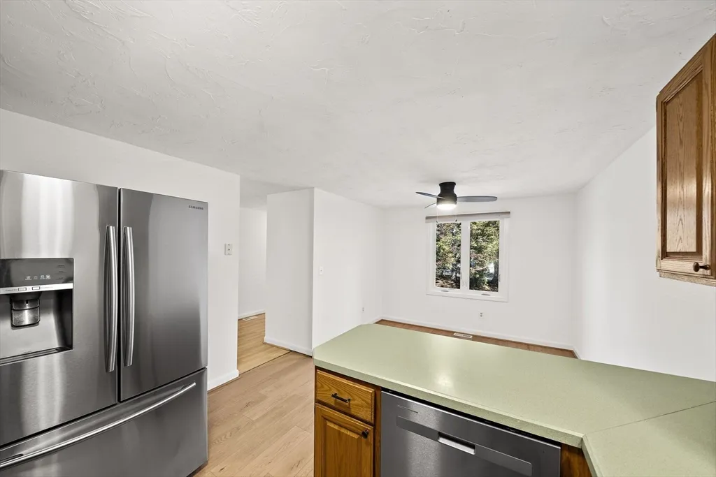 2 bed, 2 bath apartment for rent at 849 Boston Post Rd, E Unit 10D, Marlborough — photo 15 of 39