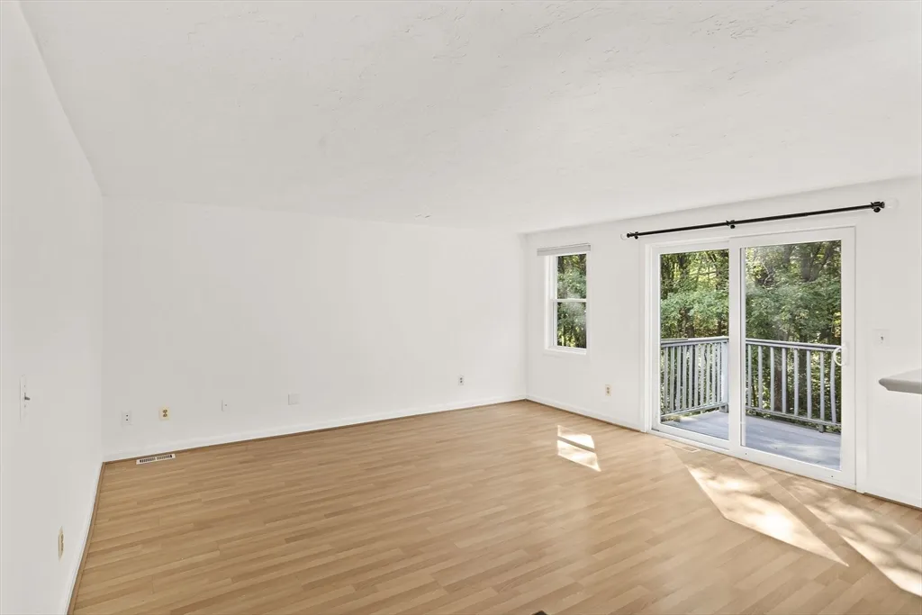 2 bed, 2 bath apartment for rent at 849 Boston Post Rd, E Unit 10D, Marlborough — photo 10 of 39