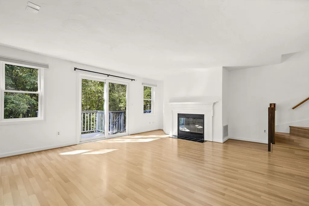 2 bed, 2 bath apartment for rent at 849 Boston Post Rd, E Unit 10D, Marlborough — photo 8 of 39