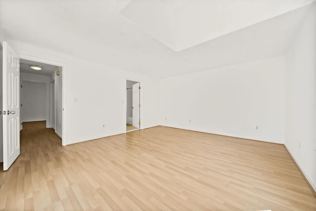 2 bed, 2 bath apartment for rent at 849 Boston Post Rd, E Unit 10D, Marlborough — photo 24 of 39