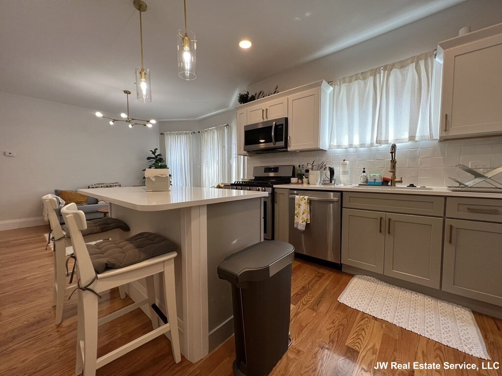 3 bed, 1.5 bath apartment for rent at 849 Cummins Highway Unit 1, Mattapan — photo 5 of 18