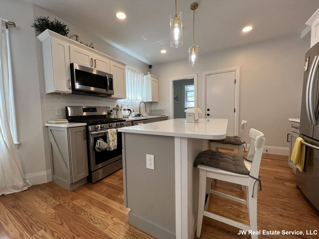 3 bed, 1.5 bath apartment for rent at 849 Cummins Highway Unit 1, Mattapan — photo 1 of 18