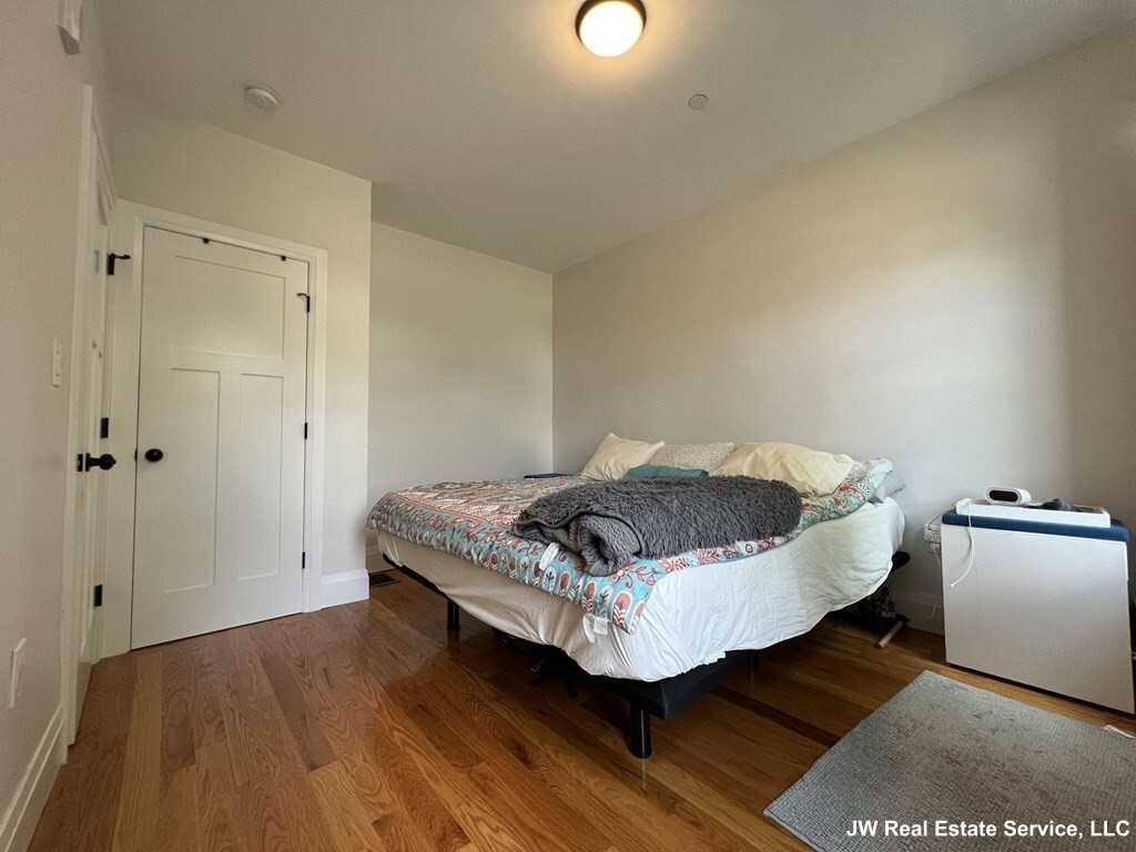 3 bed, 1.5 bath apartment for rent at 849 Cummins Highway Unit 1, Mattapan — photo 10 of 18