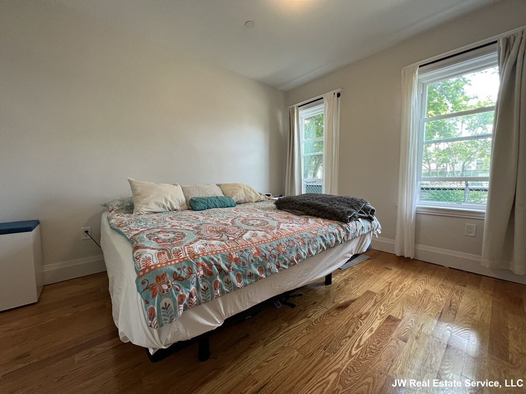 3 bed, 1.5 bath apartment for rent at 849 Cummins Highway Unit 1, Mattapan — photo 9 of 18
