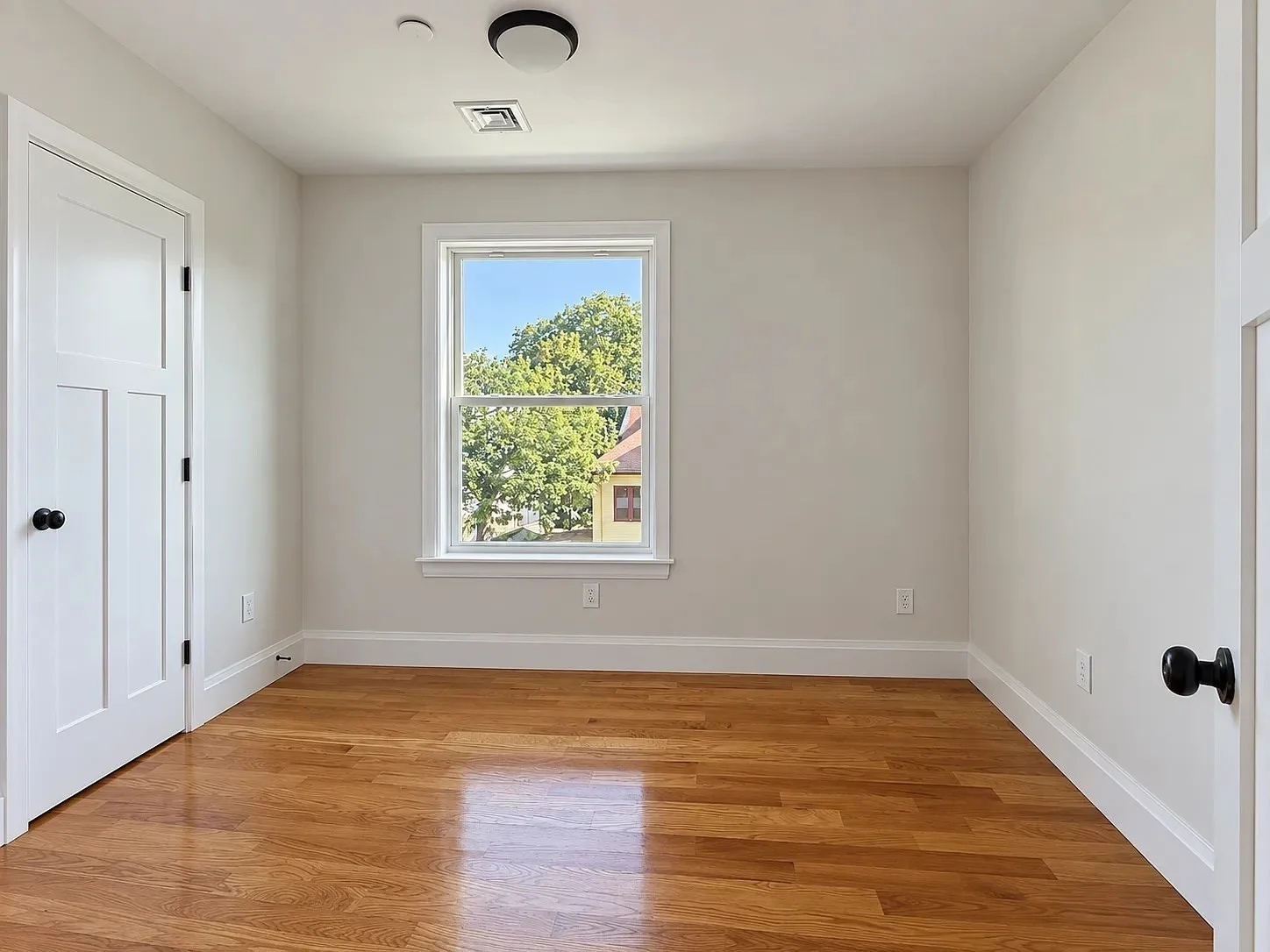 3 bed, 2 bath apartment for rent at 849 Cummins Hwy Unit 3, Mattapan — photo 6 of 13
