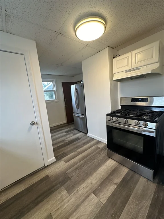 1 bed, 1 bath apartment for rent at 85-87 Lakeview Unit 2, Lowell — photo 3 of 9