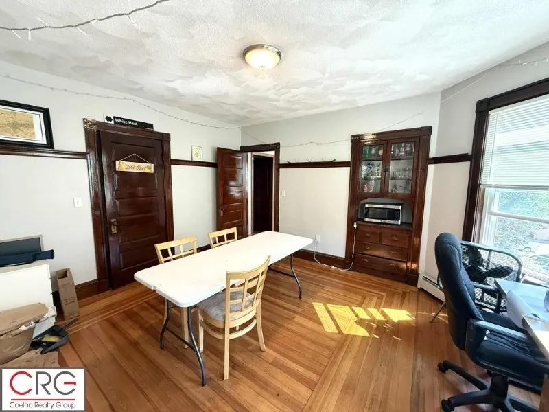 3 bed, 1 bath apartment for rent at 85 Beacon St Unit 3, Ward Two — photo 8 of 25