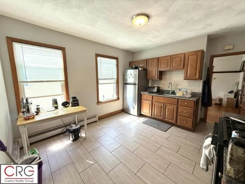 3 bed, 1 bath apartment for rent at 85 Beacon St Unit 3, Ward Two — photo 14 of 25