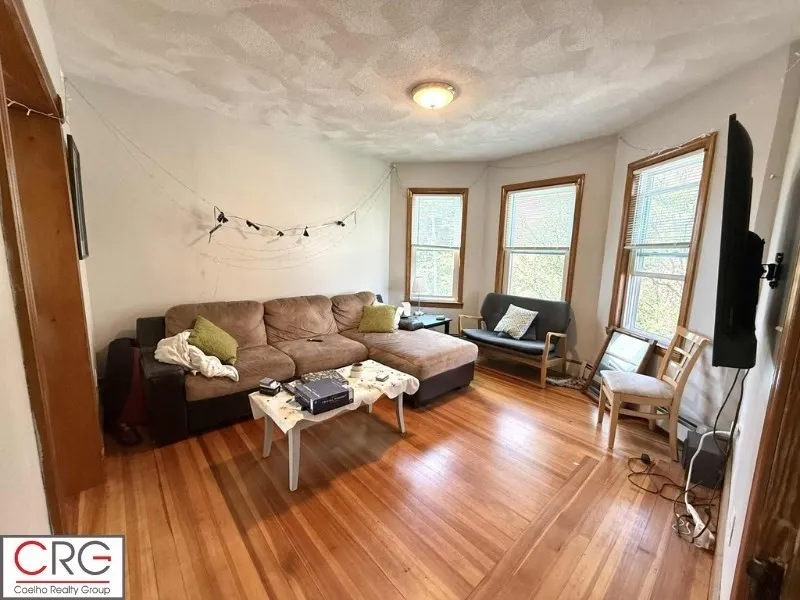 3 bed, 1 bath apartment for rent at 85 Beacon St Unit 3, Ward Two — photo 6 of 25