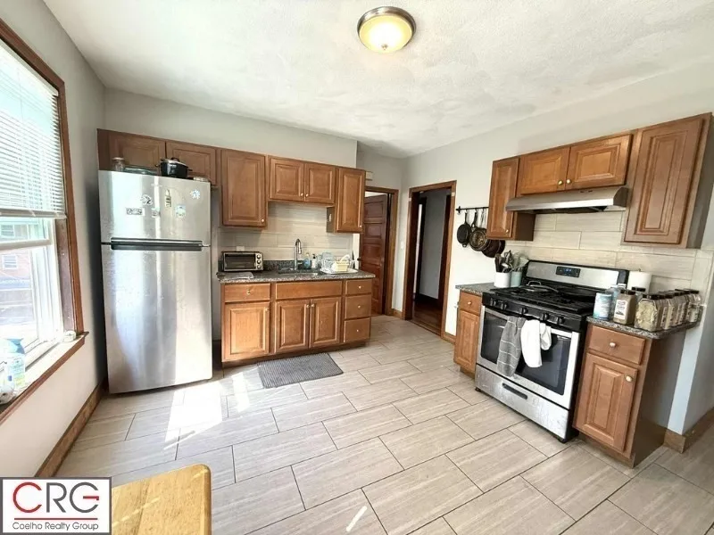 3 bed, 1 bath apartment for rent at 85 Beacon St Unit 3, Ward Two — photo 11 of 25