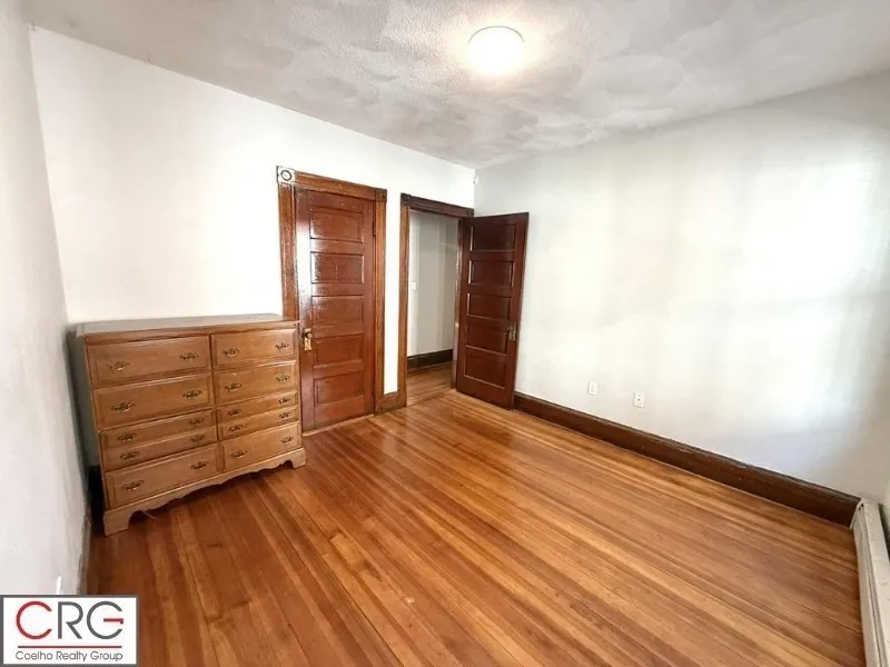 3 bed, 1 bath apartment for rent at 85 Beacon St Unit 3, Ward Two — photo 23 of 25