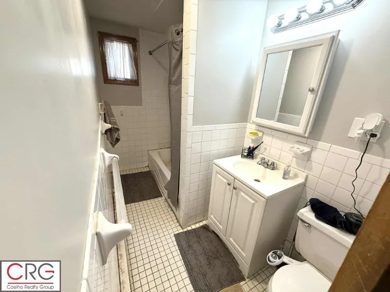 3 bed, 1 bath apartment for rent at 85 Beacon St Unit 3, Ward Two — photo 20 of 25