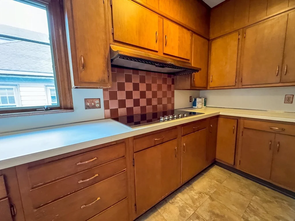 2 bed, 1 bath apartment for rent at 85 Bow St Unit 85, South Medford — photo 3 of 20