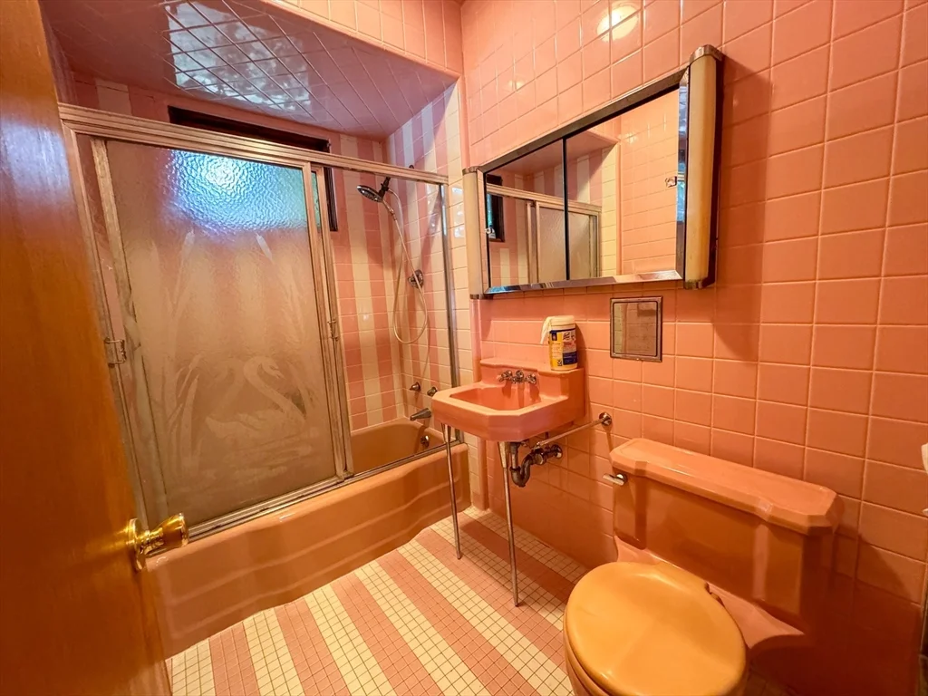 2 bed, 1 bath apartment for rent at 85 Bow St Unit 85, South Medford — photo 15 of 20