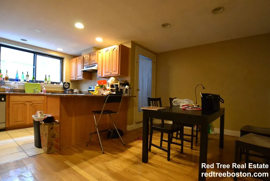 3 bed, 2 bath apartment for rent at 85 Brainerd Rd Unit 1, Brighton — photo 5 of 23