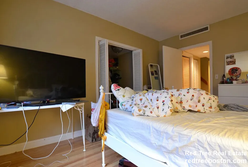 3 bed, 2 bath apartment for rent at 85 Brainerd Rd Unit 1, Brighton — photo 6 of 23