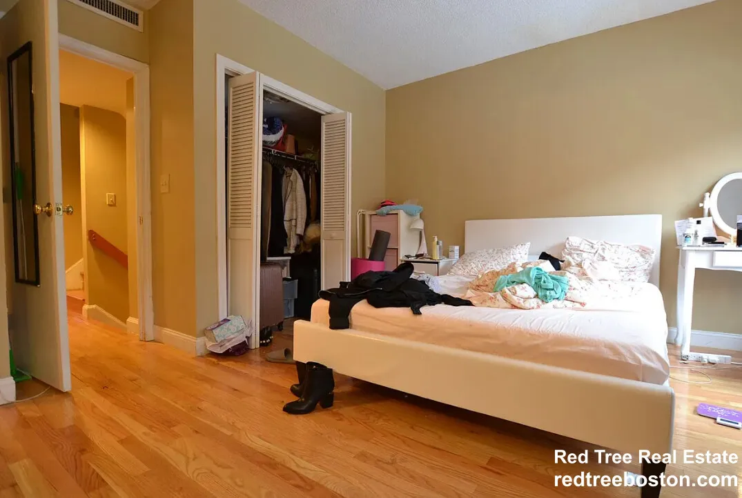 3 bed, 2 bath apartment for rent at 85 Brainerd Rd Unit 1, Brighton — photo 12 of 23