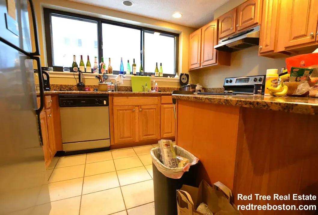 3 bed, 2 bath apartment for rent at 85 Brainerd Rd Unit 1, Brighton — photo 3 of 23