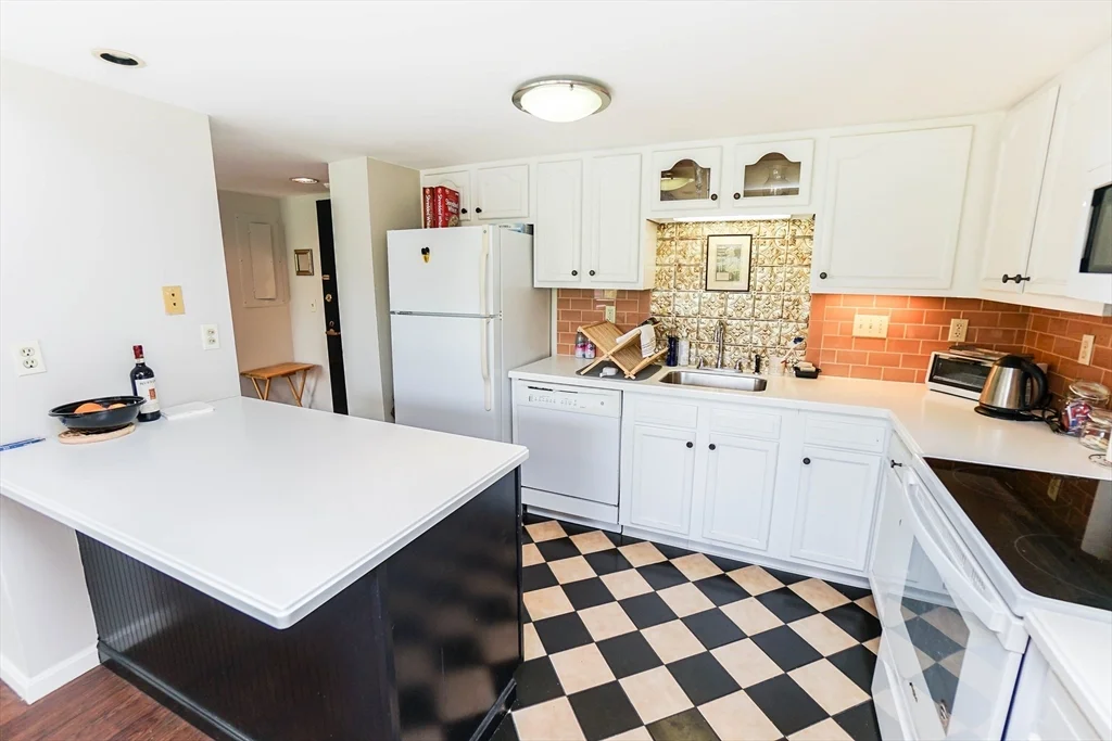 2 bed, 2 bath apartment for rent at 85 Brainerd Rd Unit 512, Allston — photo 13 of 21