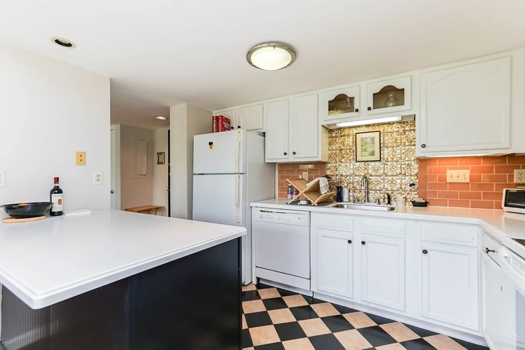 2 bed, 2 bath apartment for rent at 85 Brainerd Rd Unit 512, Allston — photo 10 of 21
