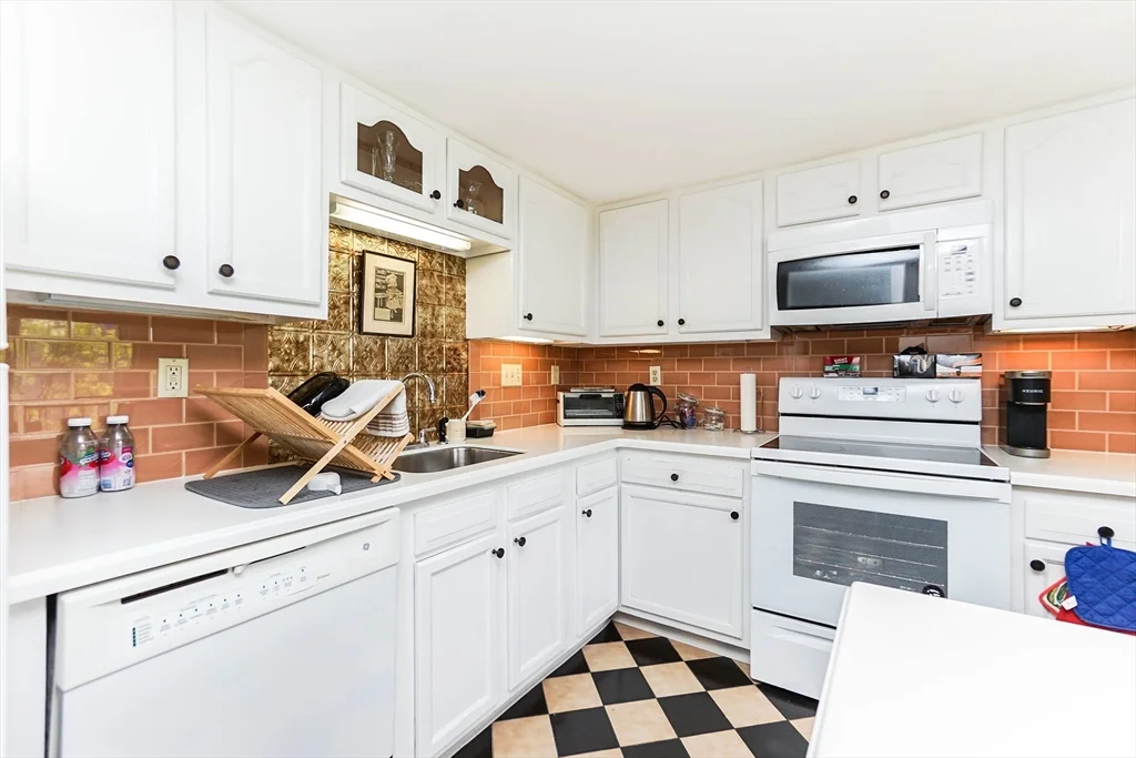 2 bed, 2 bath apartment for rent at 85 Brainerd Rd Unit 512, Allston — photo 12 of 21