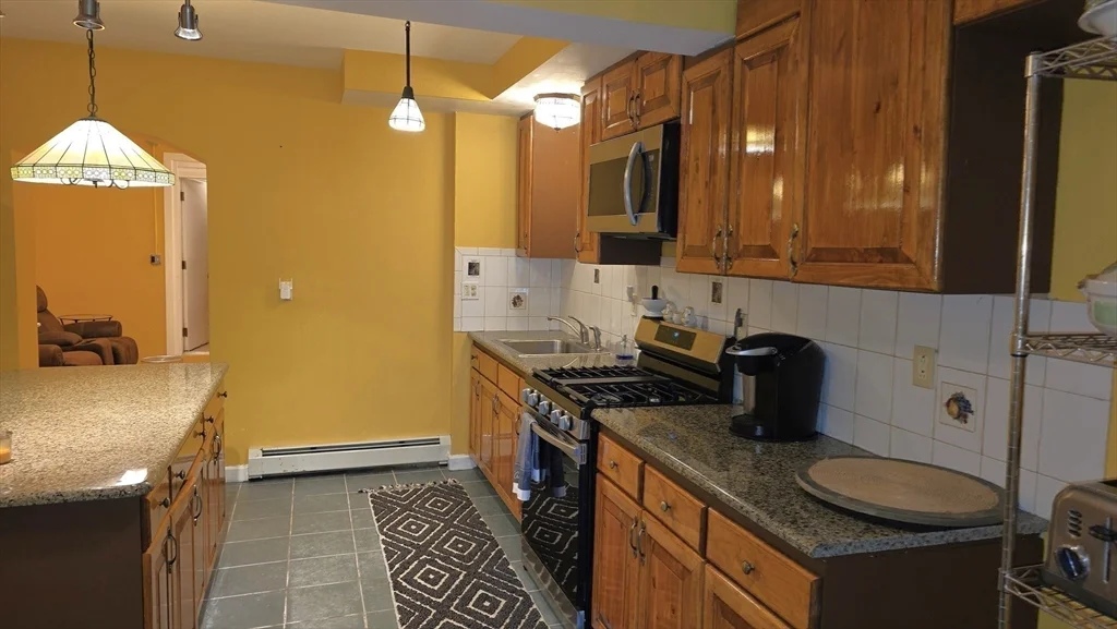 1 bed, 1 bath apartment for rent at 85 Burlingame Unit 1, Charlton — photo 6 of 31