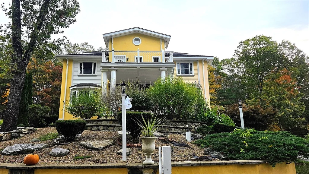 1 bed, 1 bath apartment for rent at 85 Burlingame Unit 1, Charlton — photo 1 of 31