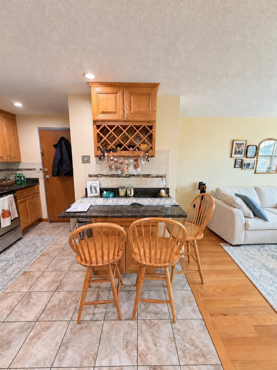 1 bed, 1 bath apartment for rent at 85 Charles St , Unit 7, Waltham — photo 3 of 5
