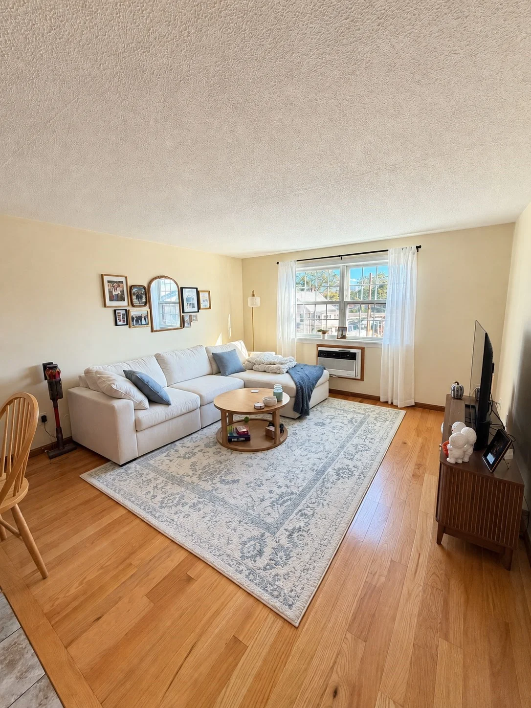 1 bed, 1 bath apartment for rent at 85 Charles St , Unit 9, Waltham — photo 3 of 6